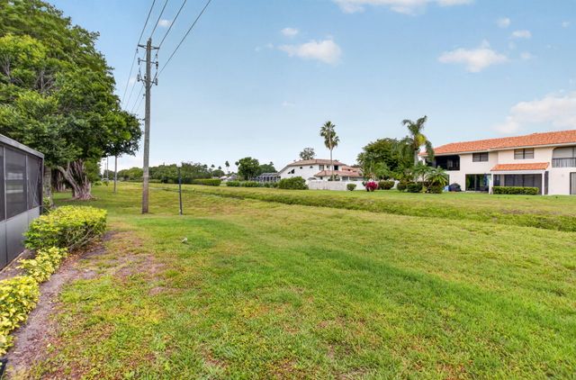 8697 Sunbird Place, Boca Raton, FL 33496