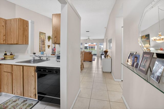 8697 Sunbird Place, Boca Raton, FL 33496