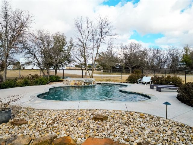 220 Rock Springs Road, Weatherford, TX 76088