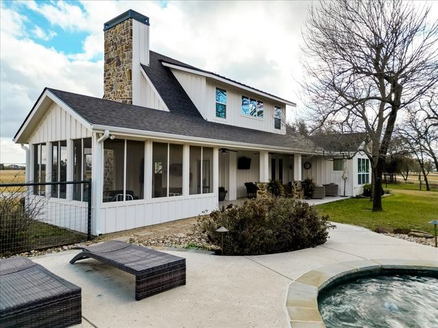 220 Rock Springs Road, Weatherford, TX 76088