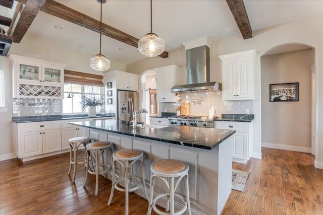 220 Rock Springs Road, Weatherford, TX 76088