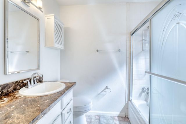2201 Fountain View Drive J 15, Houston, TX 77057