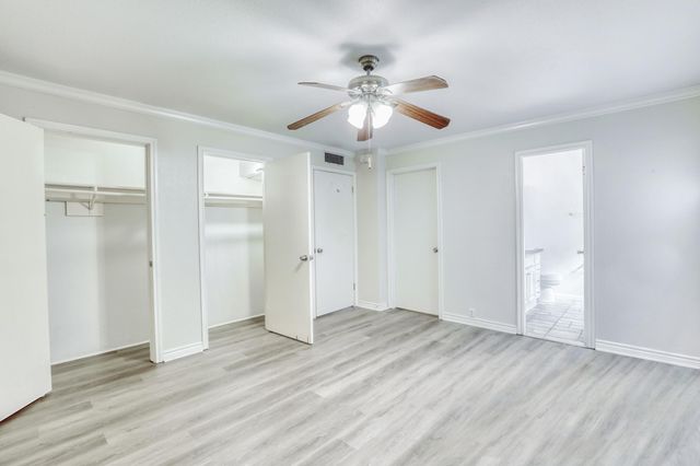 2201 Fountain View Drive J 15, Houston, TX 77057