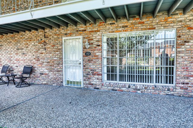2201 Fountain View Drive J 15, Houston, TX 77057