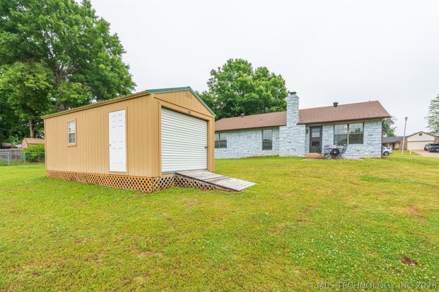 3612 S Redbud Drive, Sand Springs, OK 74063