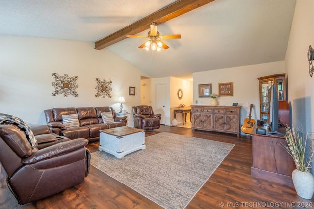 3612 S Redbud Drive, Sand Springs, OK 74063
