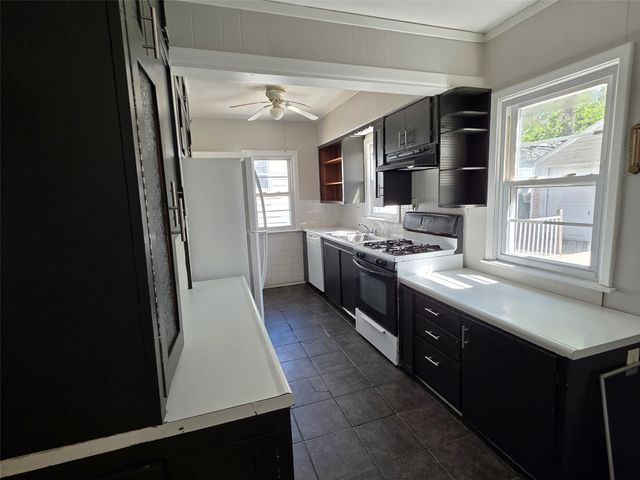 1216 Creston Avenue, Des Moines, IA 50315