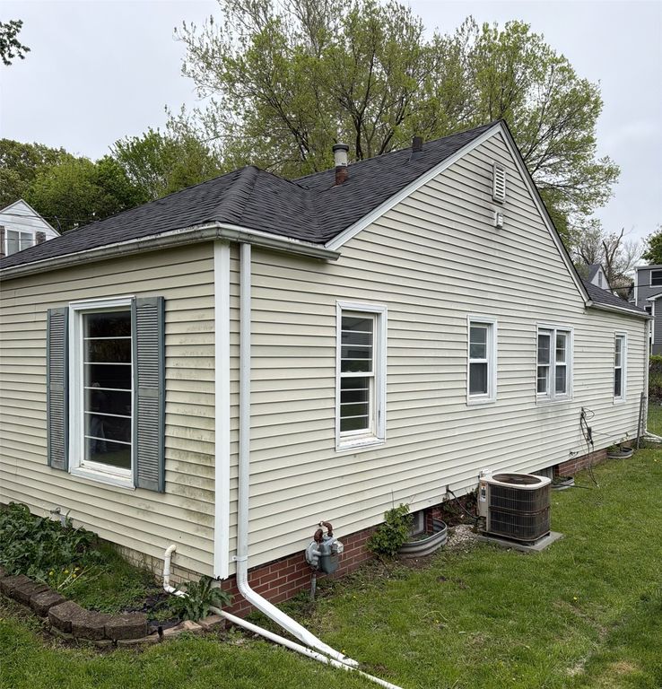 1216 Creston Avenue, Des Moines, IA 50315