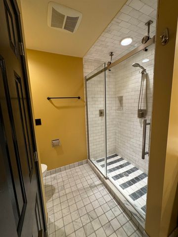 252-260 College Street, Burlington, VT 05401