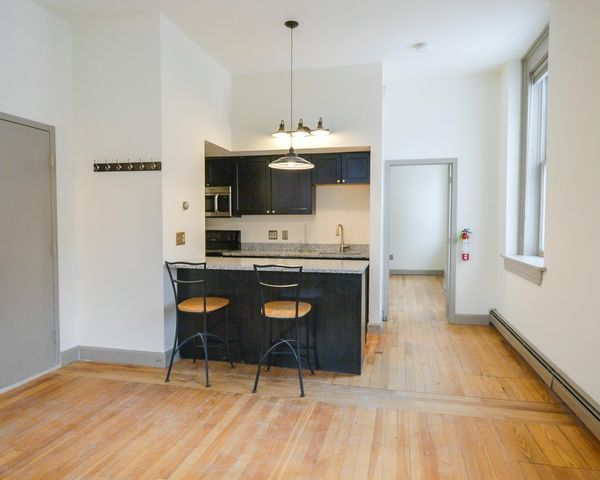 252-260 College Street, Burlington, VT 05401