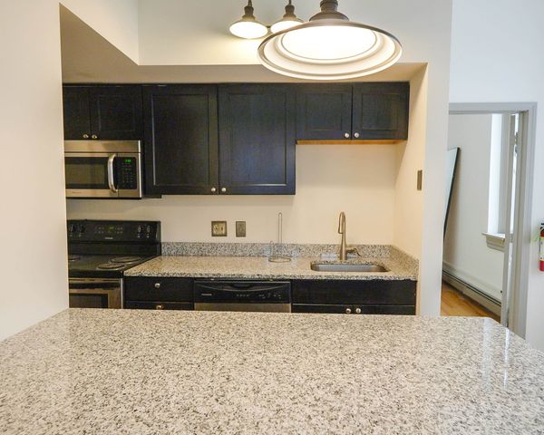 252-260 College Street, Burlington, VT 05401