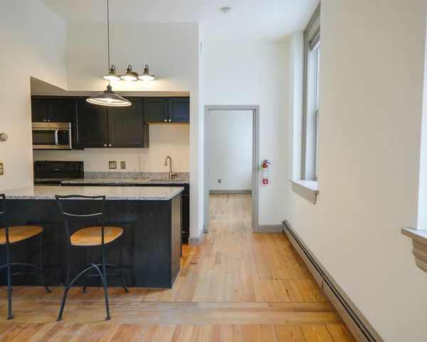 252-260 College Street, Burlington, VT 05401