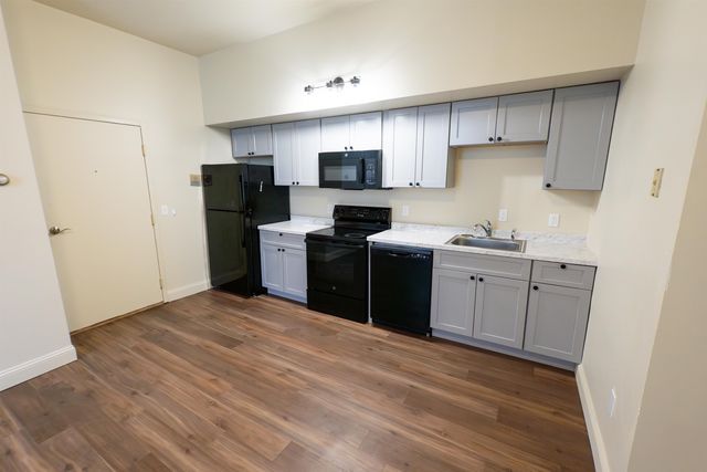 252-260 College Street, Burlington, VT 05401