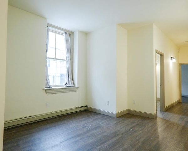 252-260 College Street, Burlington, VT 05401