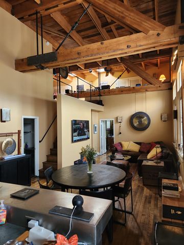 252-260 College Street, Burlington, VT 05401