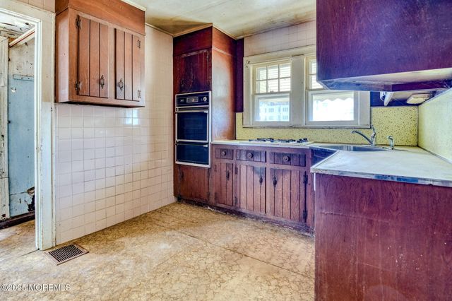 1206 Bergh Street, Asbury Park, NJ 07712