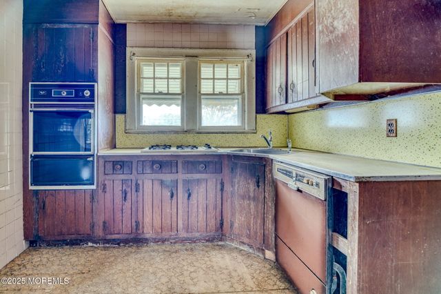 1206 Bergh Street, Asbury Park, NJ 07712