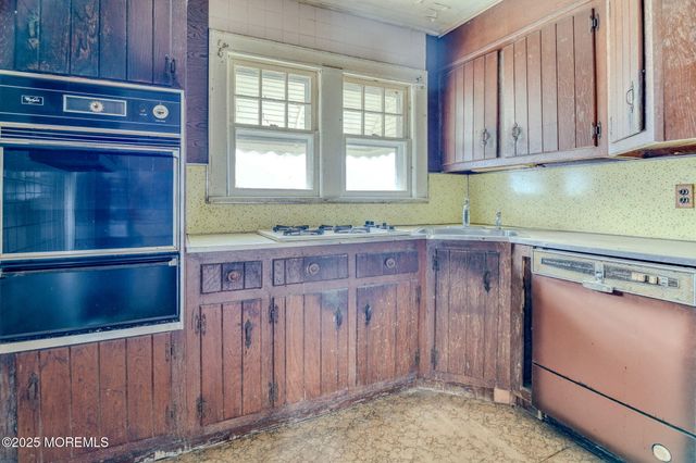 1206 Bergh Street, Asbury Park, NJ 07712