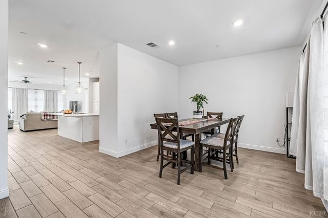 2453 W Claridge Way, Hanford, CA 93230