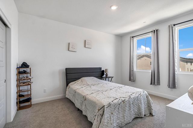 2453 W Claridge Way, Hanford, CA 93230