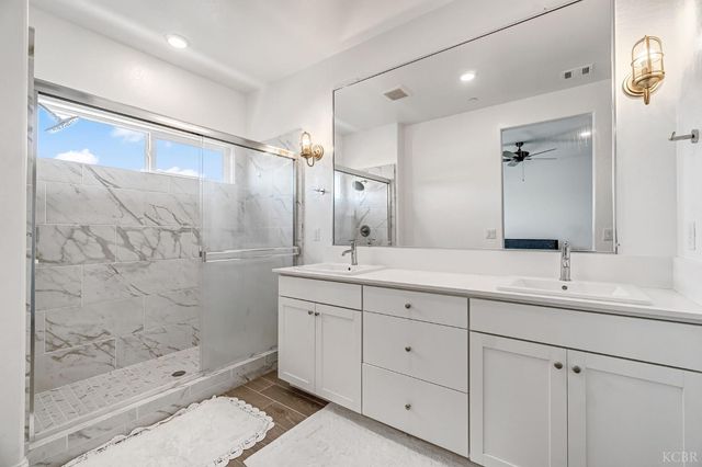 2453 W Claridge Way, Hanford, CA 93230
