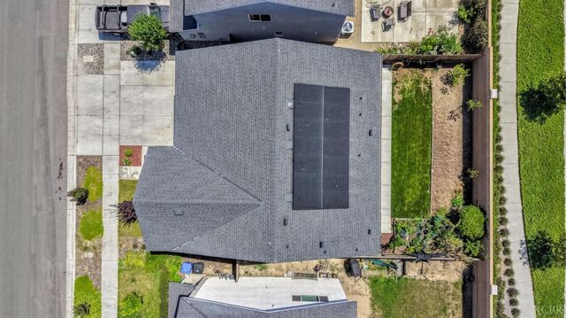 2453 W Claridge Way, Hanford, CA 93230