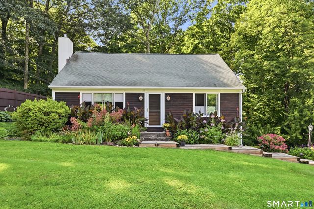 2 Ward Drive, Danbury, CT 06810