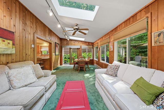 2 Ward Drive, Danbury, CT 06810