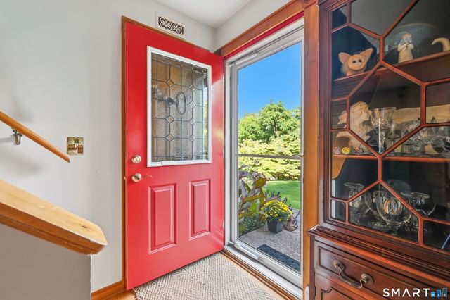 2 Ward Drive, Danbury, CT 06810