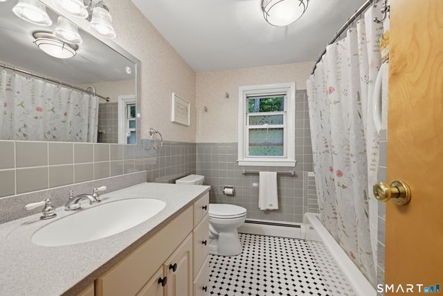 2 Ward Drive, Danbury, CT 06810