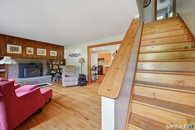 2 Ward Drive, Danbury, CT 06810