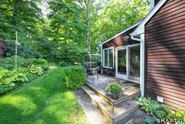 2 Ward Drive, Danbury, CT 06810