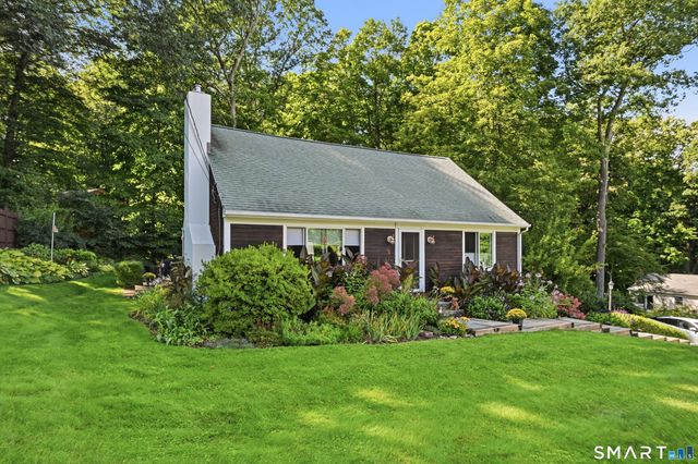2 Ward Drive, Danbury, CT 06810