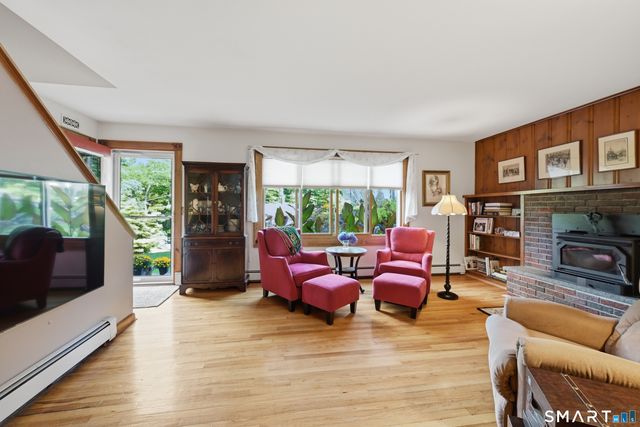2 Ward Drive, Danbury, CT 06810