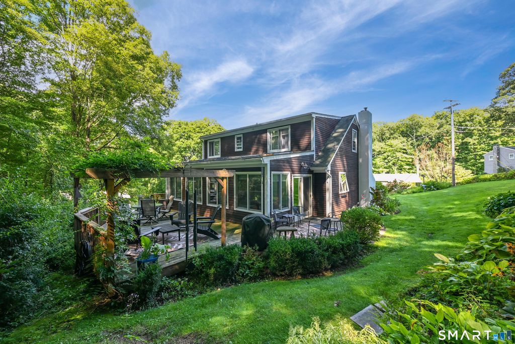 2 Ward Drive, Danbury, CT 06810