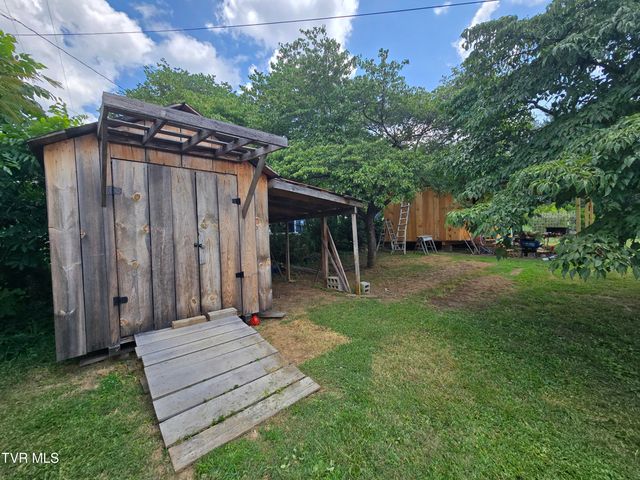 373 Cedar Grove Road, Johnson City, TN 37601