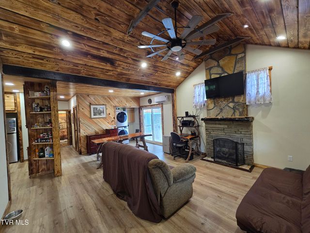 373 Cedar Grove Road, Johnson City, TN 37601