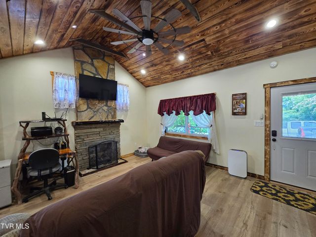 373 Cedar Grove Road, Johnson City, TN 37601