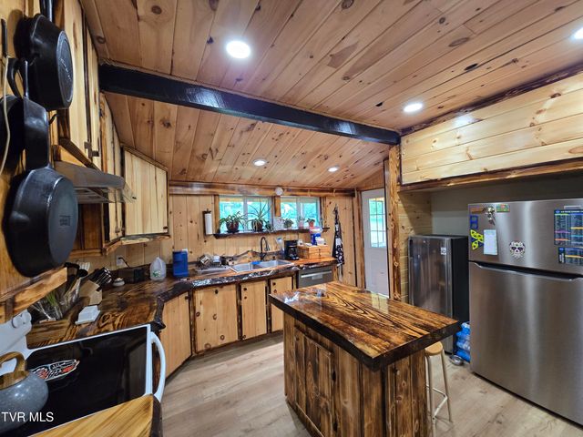 373 Cedar Grove Road, Johnson City, TN 37601