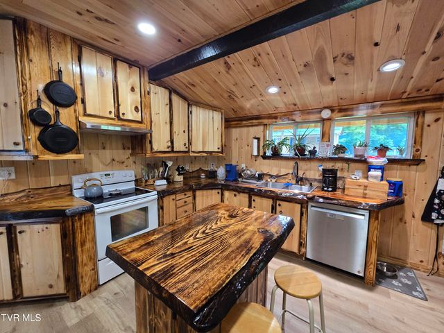 373 Cedar Grove Road, Johnson City, TN 37601