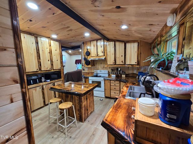 373 Cedar Grove Road, Johnson City, TN 37601