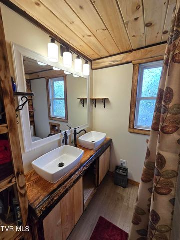 373 Cedar Grove Road, Johnson City, TN 37601