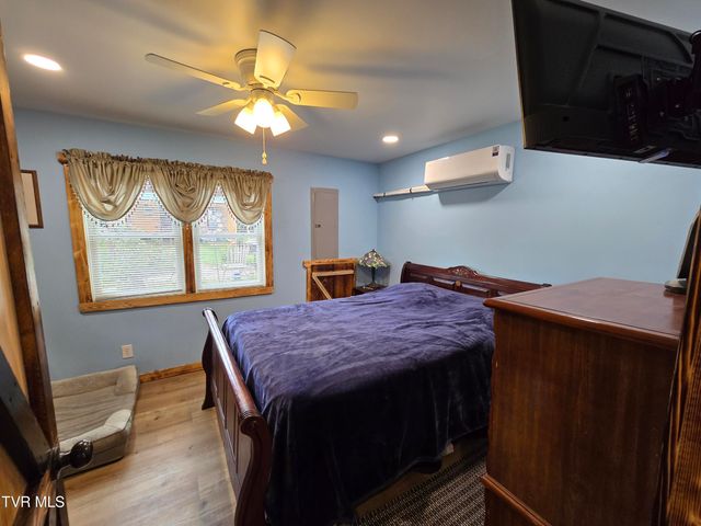 373 Cedar Grove Road, Johnson City, TN 37601