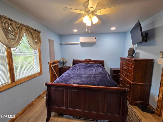 373 Cedar Grove Road, Johnson City, TN 37601
