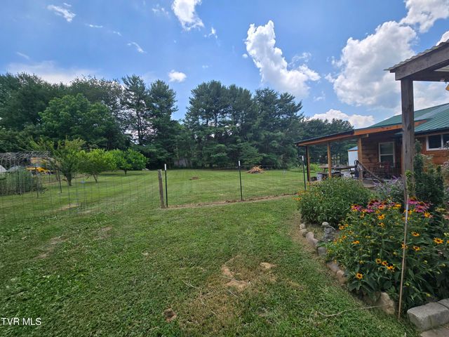 373 Cedar Grove Road, Johnson City, TN 37601