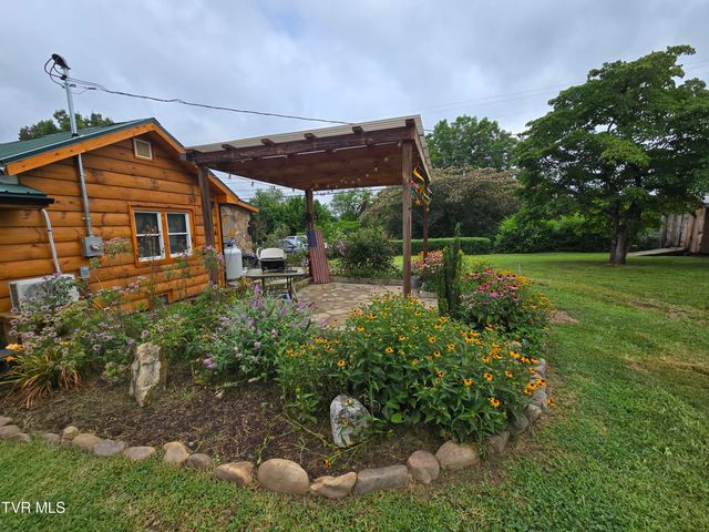 373 Cedar Grove Road, Johnson City, TN 37601