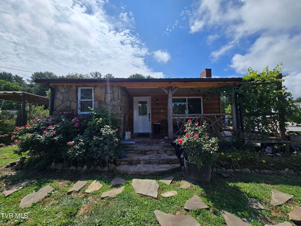 373 Cedar Grove Road, Johnson City, TN 37601