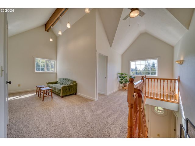 75401 CLATSKANIE VALLEY Dr, Clatskanie, OR 97016