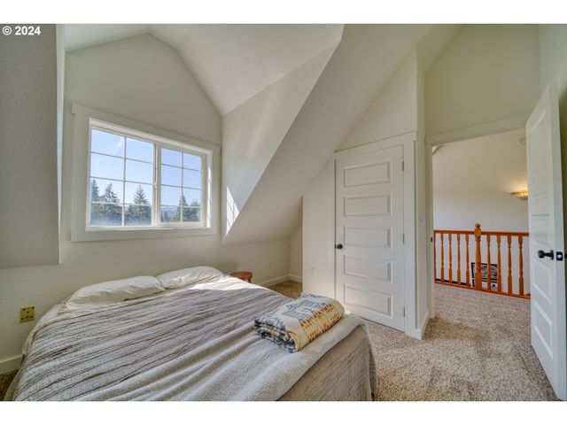 75401 CLATSKANIE VALLEY Dr, Clatskanie, OR 97016