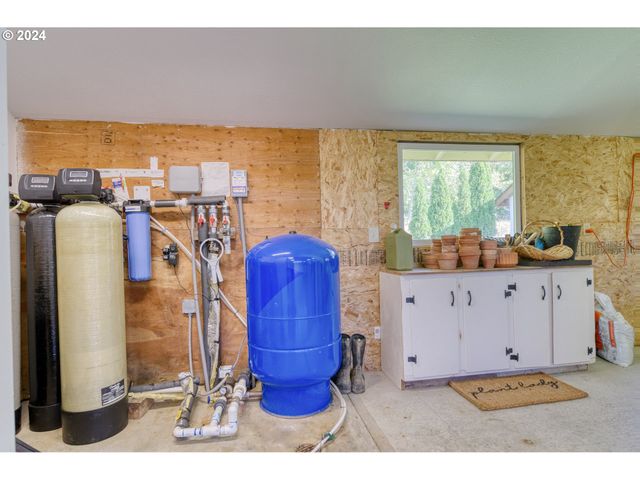 75401 CLATSKANIE VALLEY Dr, Clatskanie, OR 97016